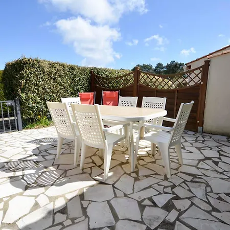 Maison Avec Piscine, Tennis, Proche Et Commerces A La Palmyre - Fr-1-705-54 Holiday home